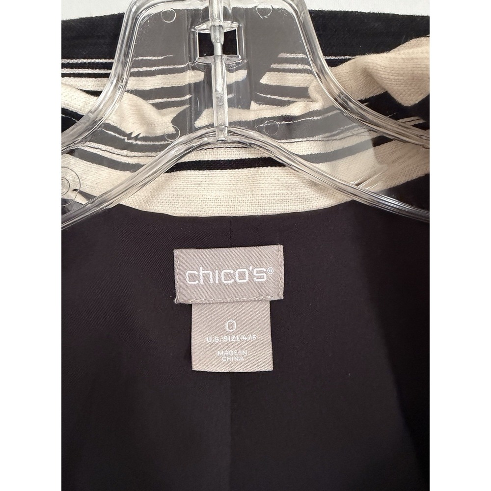 Chicos Linen Blend Lagenlook Topper Jacket. Geometric Black White Print Classic - Picture 4 of 12